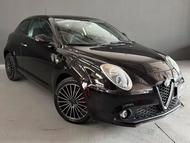 Alfa Romeo Mito view 3