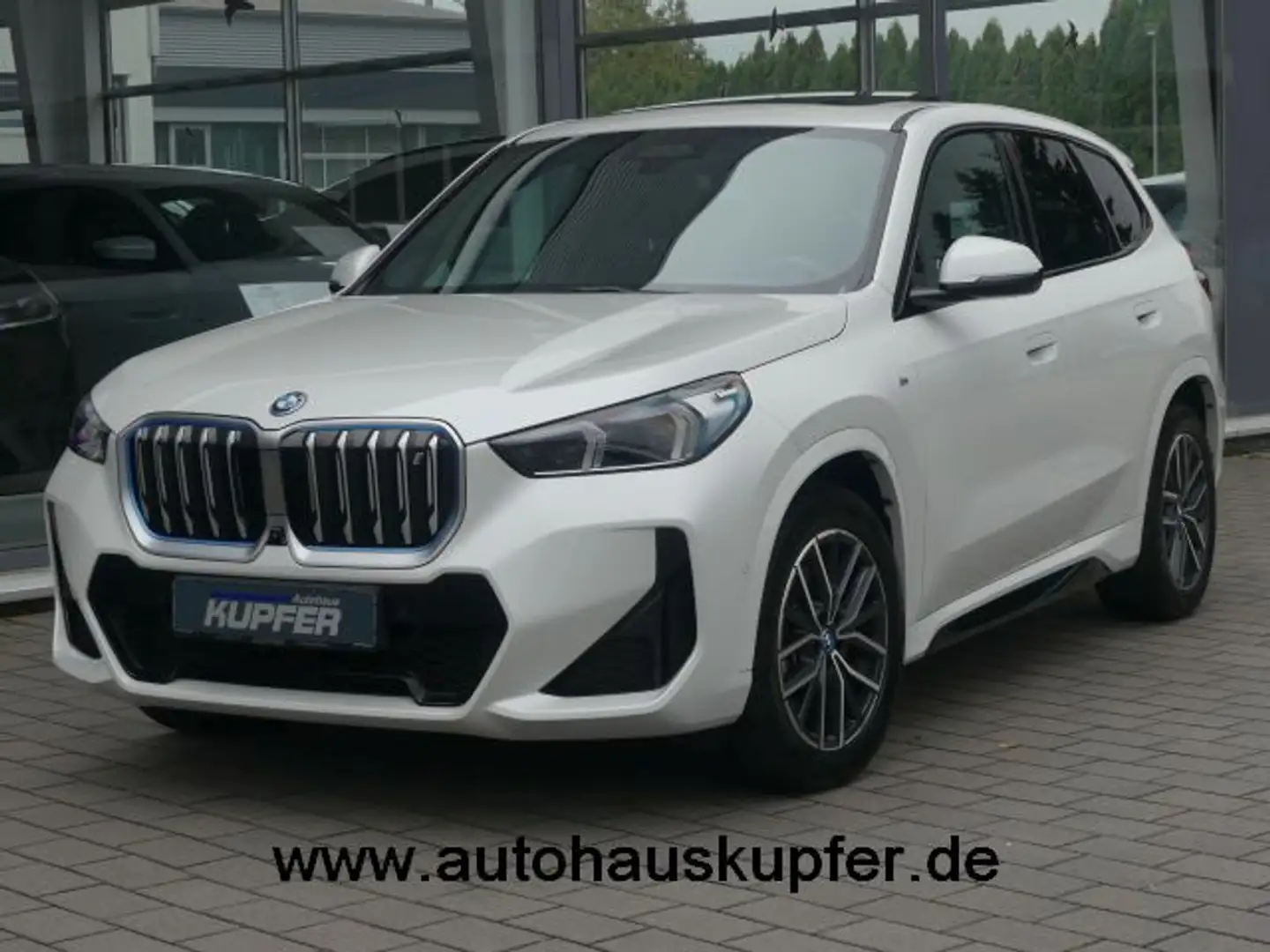 BMW X1 xDrive30 M Sportpak PANO*AHK*ACC°elSitz°360° Bianco - 1