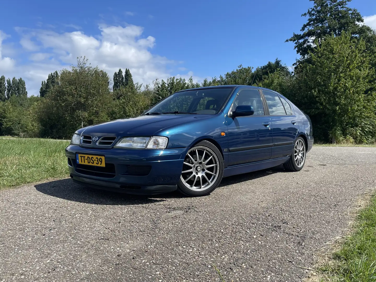 Nissan Primera 2.0 SRi Blau - 1
