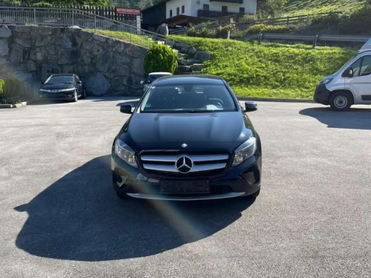 Mercedes-Benz GLA 180 GLA 180 Schwarz - 1