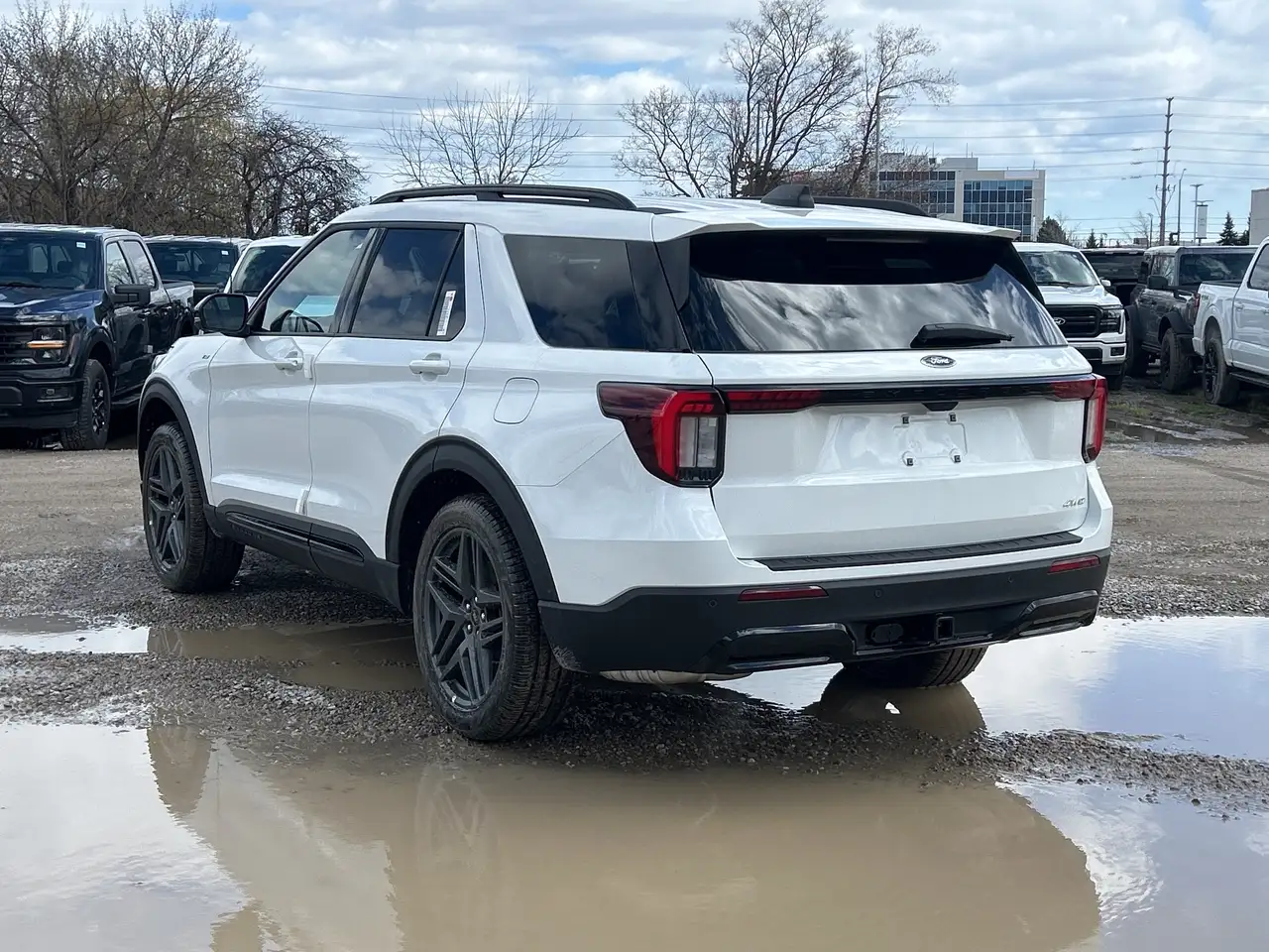 Ford Explorer снимка Ford Explorer