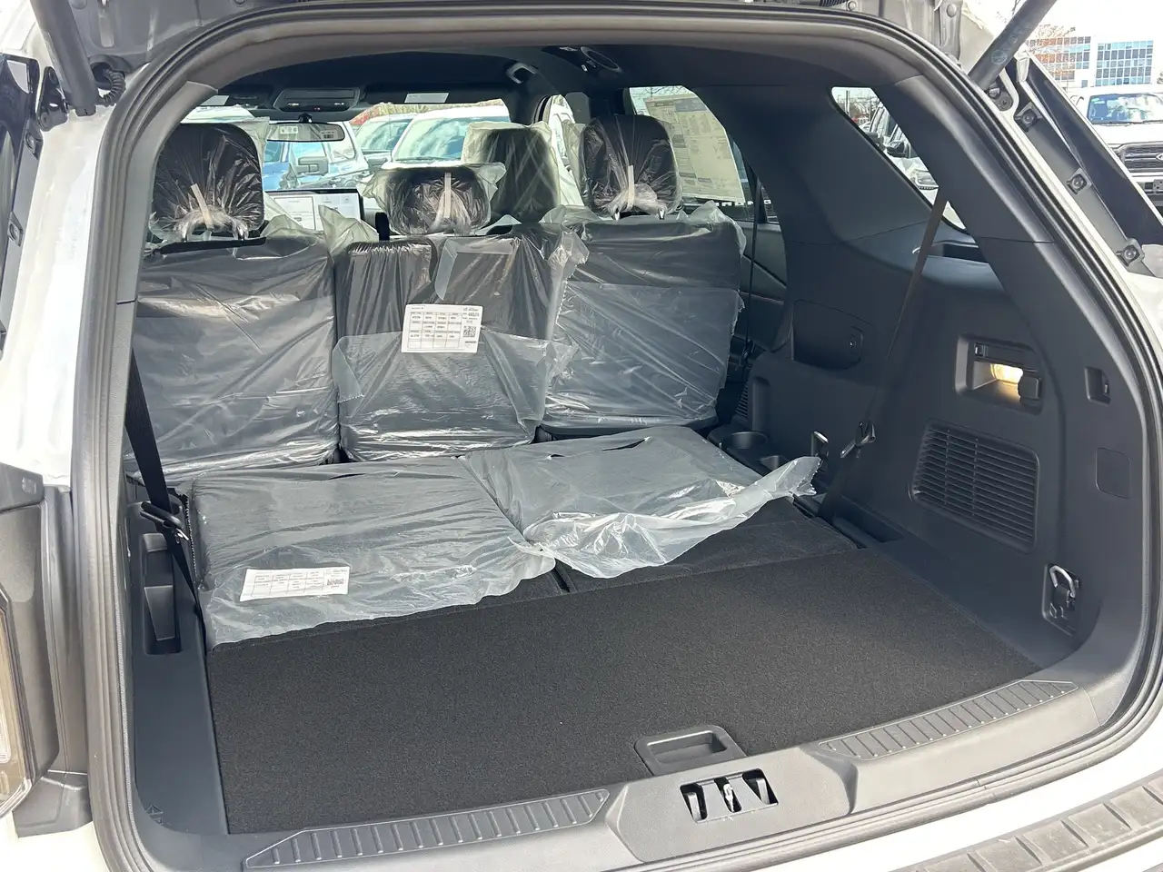 Ford Explorer снимка Ford Explorer