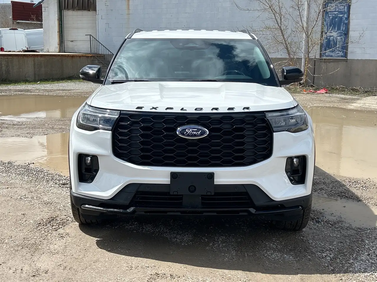 Ford Explorer снимка Ford Explorer