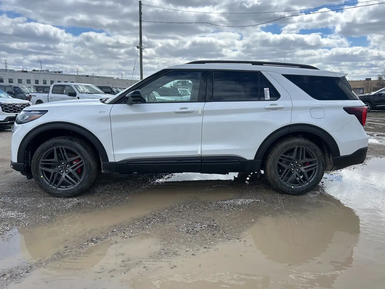 Ford Explorer снимка Ford Explorer