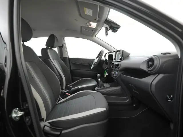 Hyundai i10 view 3