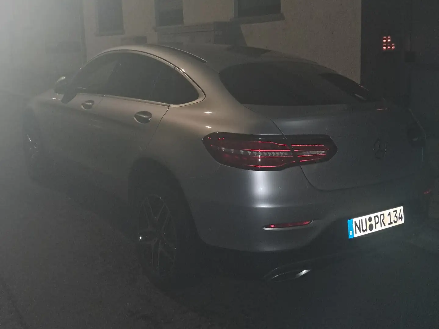 Mercedes-Benz GLC 250 GLC 250 d Coupe 4Matic 9G-TRONIC AMG Line Silber - 2