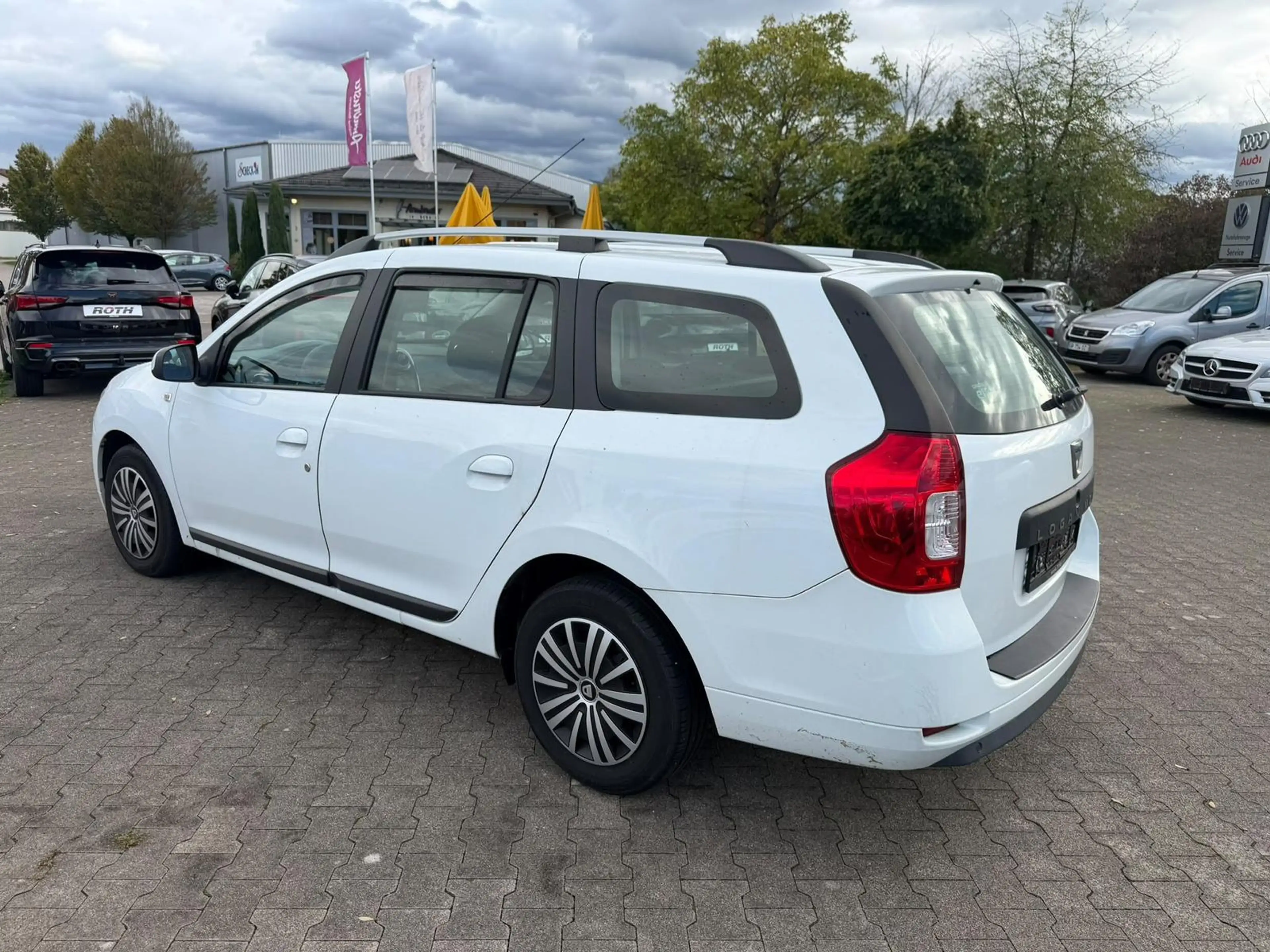 Dacia Logan 1.0 Comfort *Navi*Kamera*PDC — photo 4