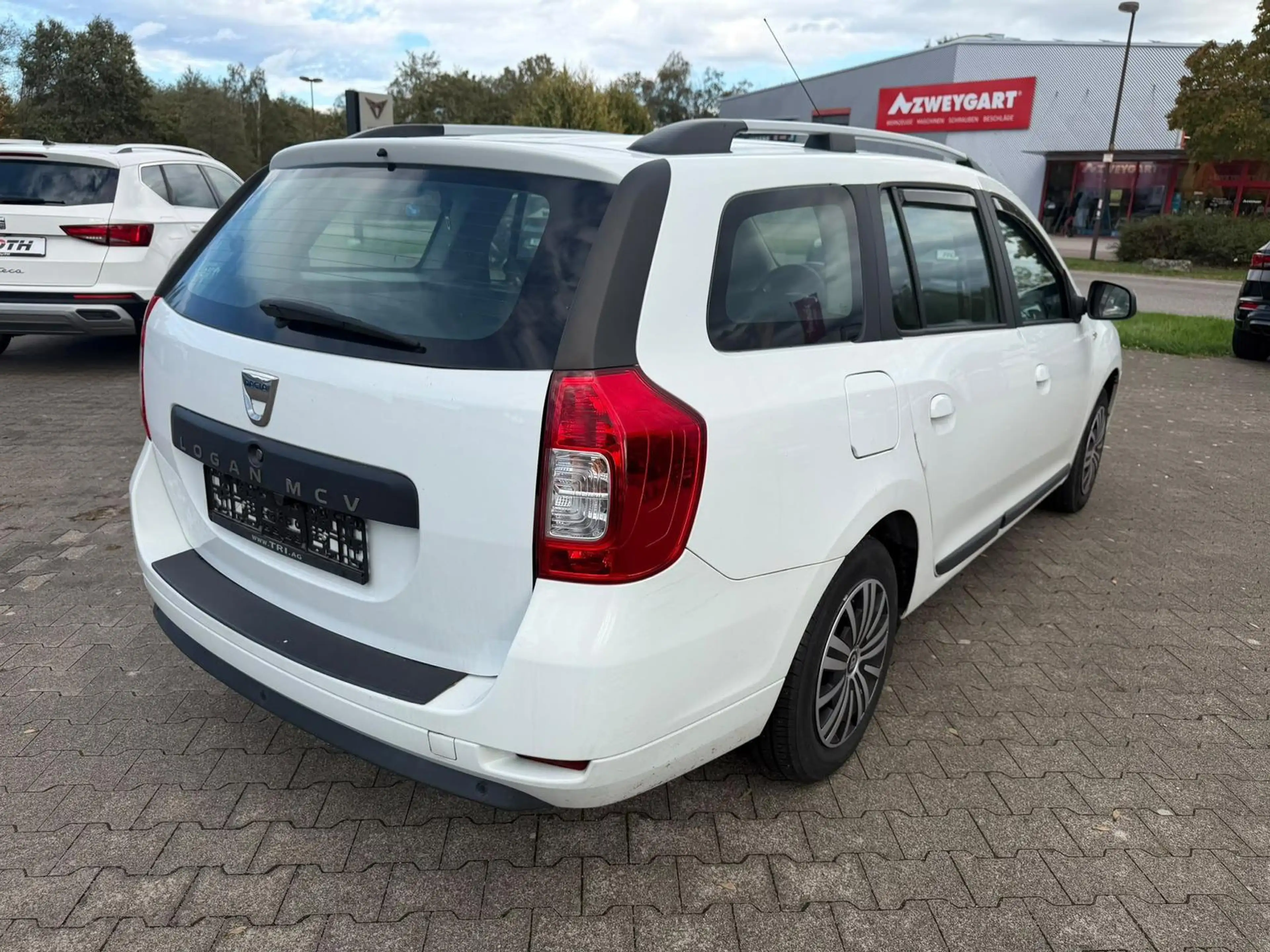 Dacia Logan 1.0 Comfort *Navi*Kamera*PDC — photo 6
