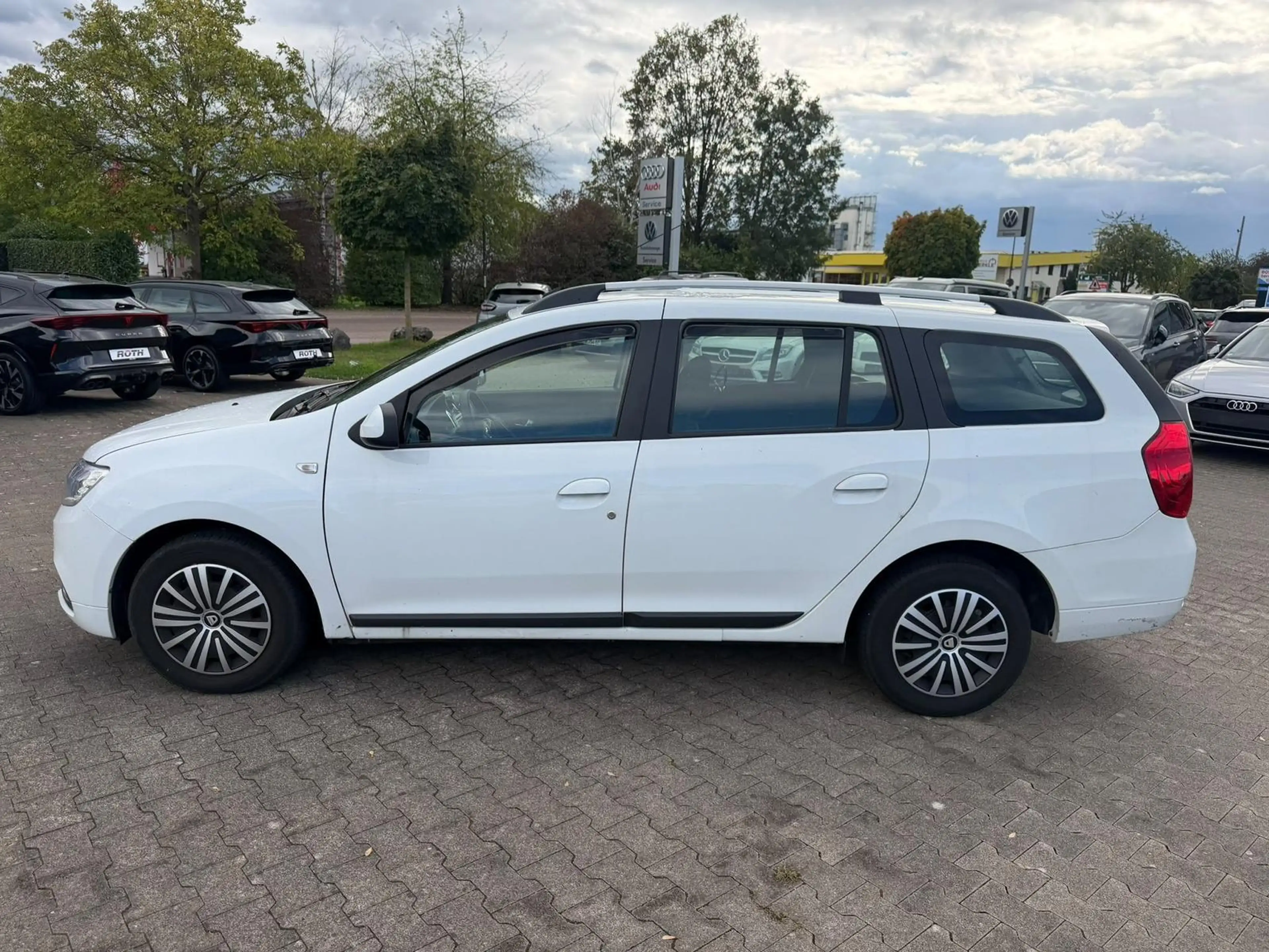 Dacia Logan 1.0 Comfort *Navi*Kamera*PDC — photo 3