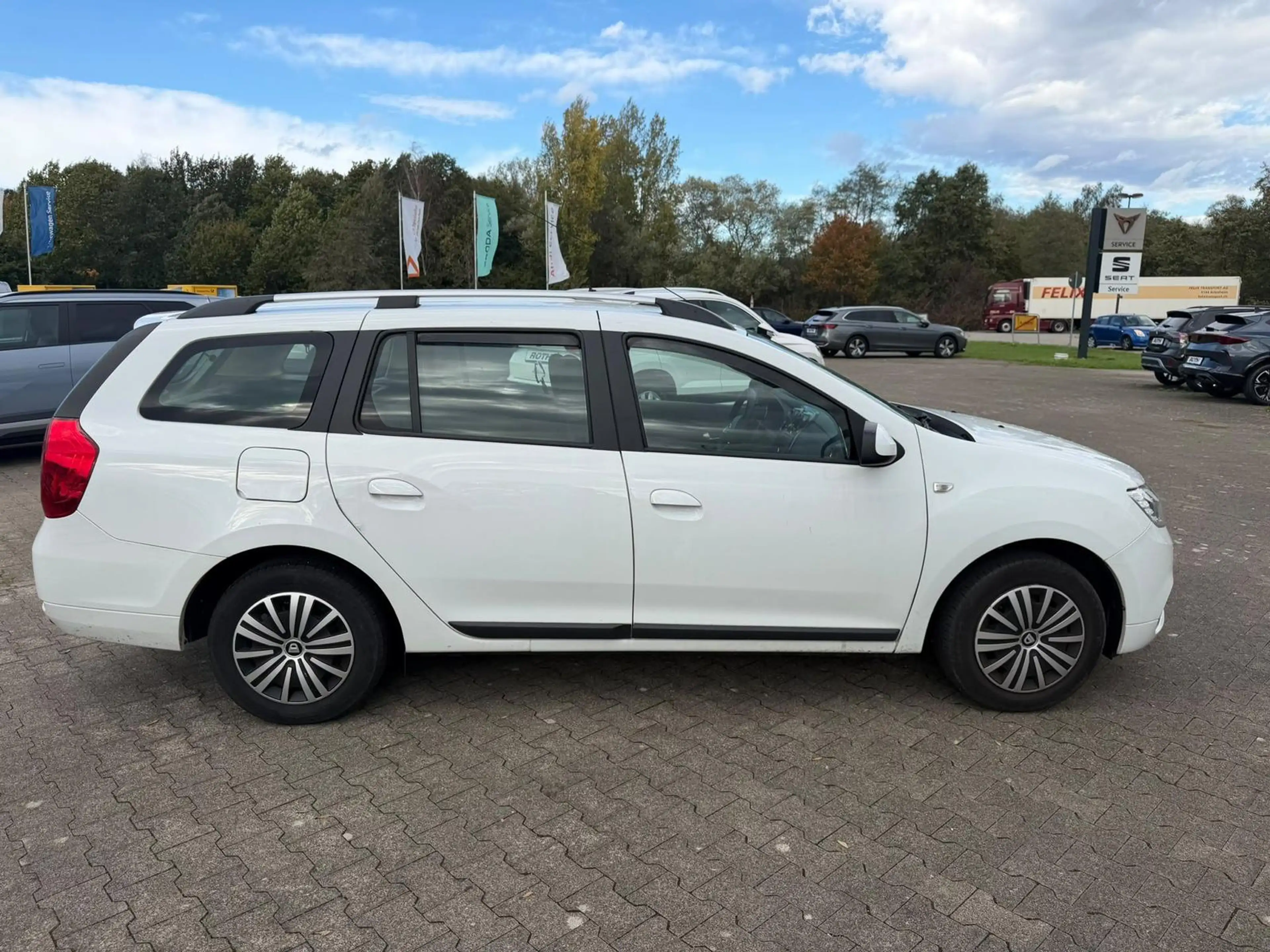 Dacia Logan 1.0 Comfort *Navi*Kamera*PDC — photo 7