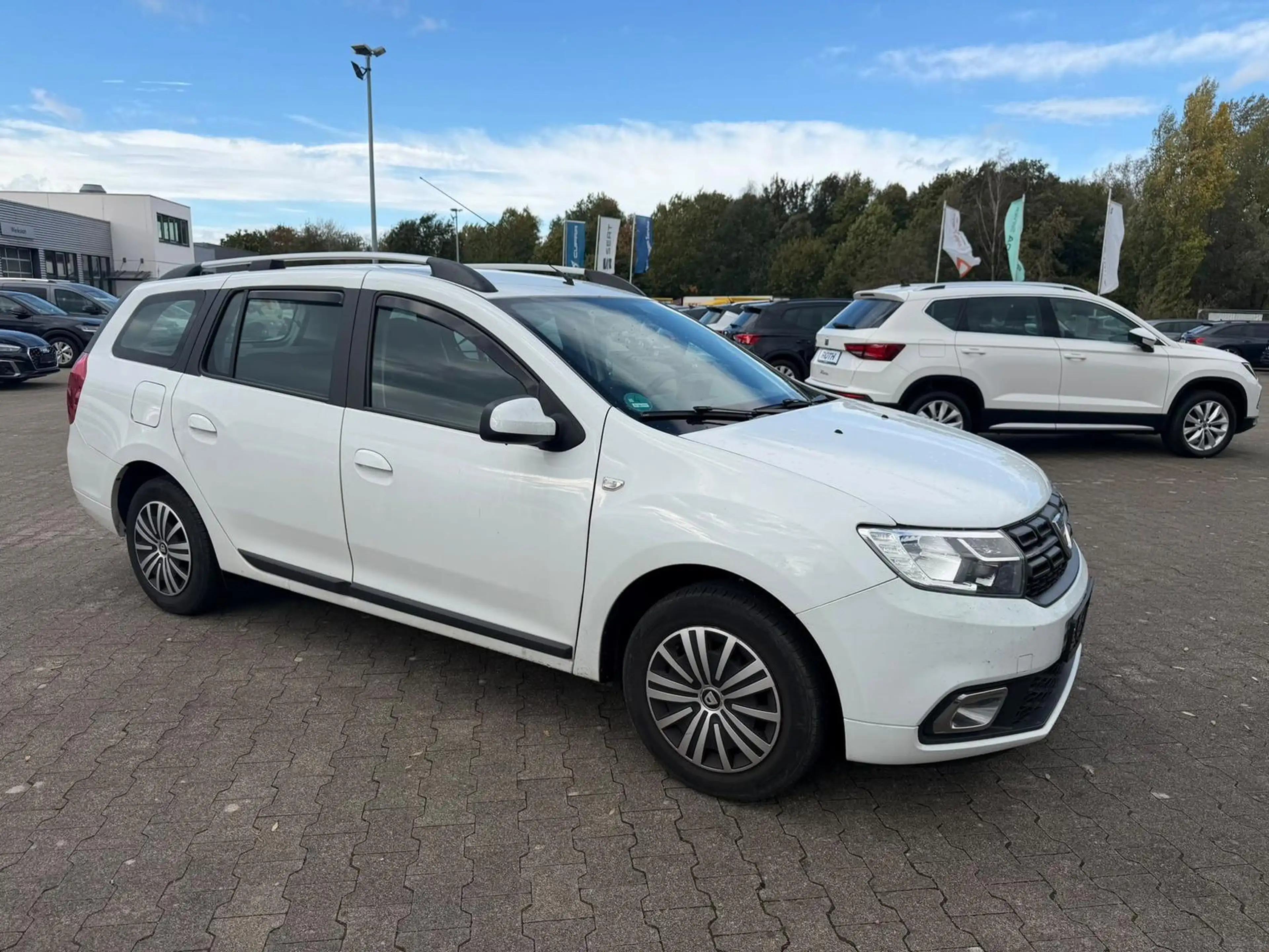 Dacia Logan 1.0 Comfort *Navi*Kamera*PDC — photo 8