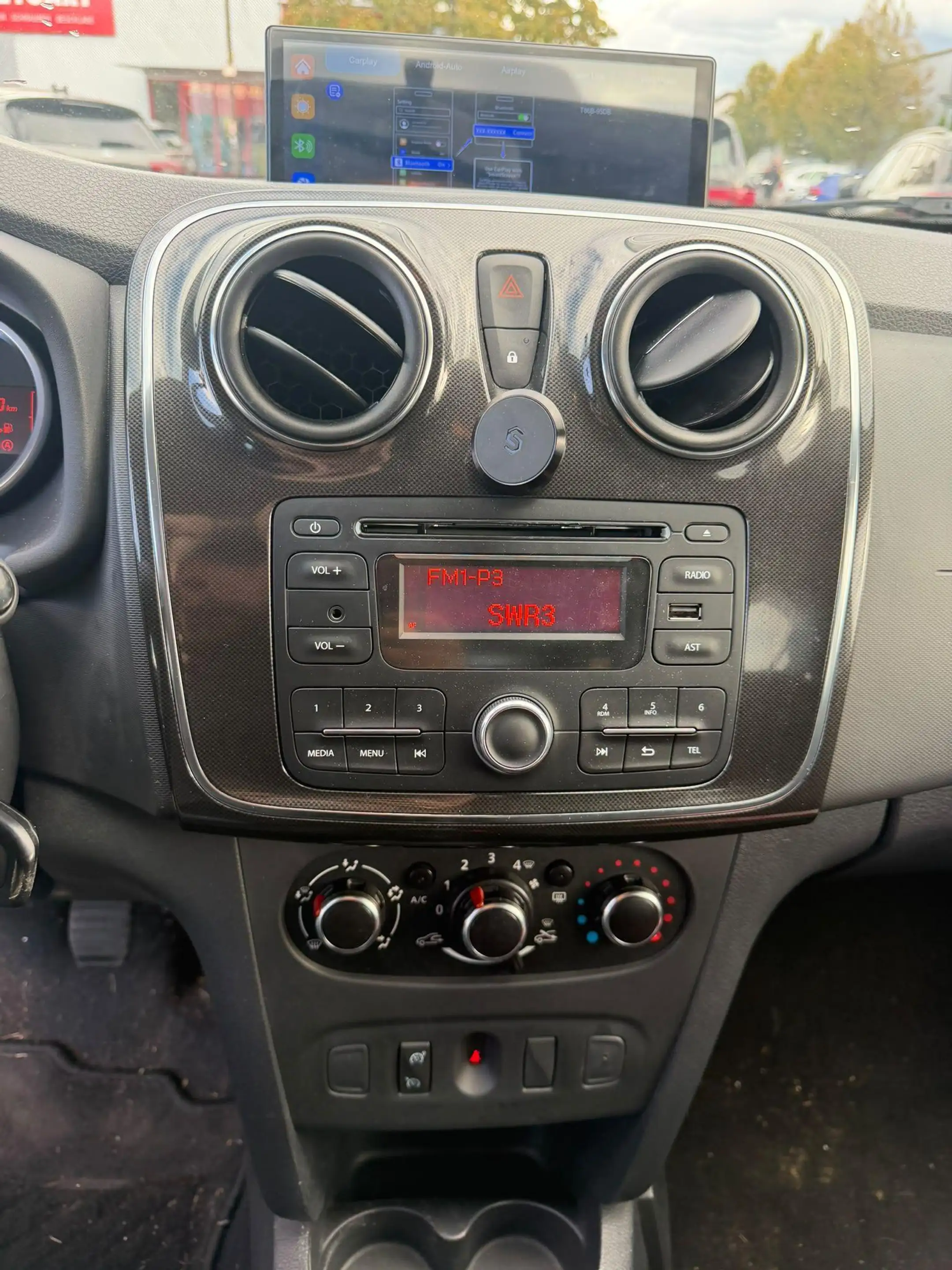 Dacia Logan 1.0 Comfort *Navi*Kamera*PDC — photo 14