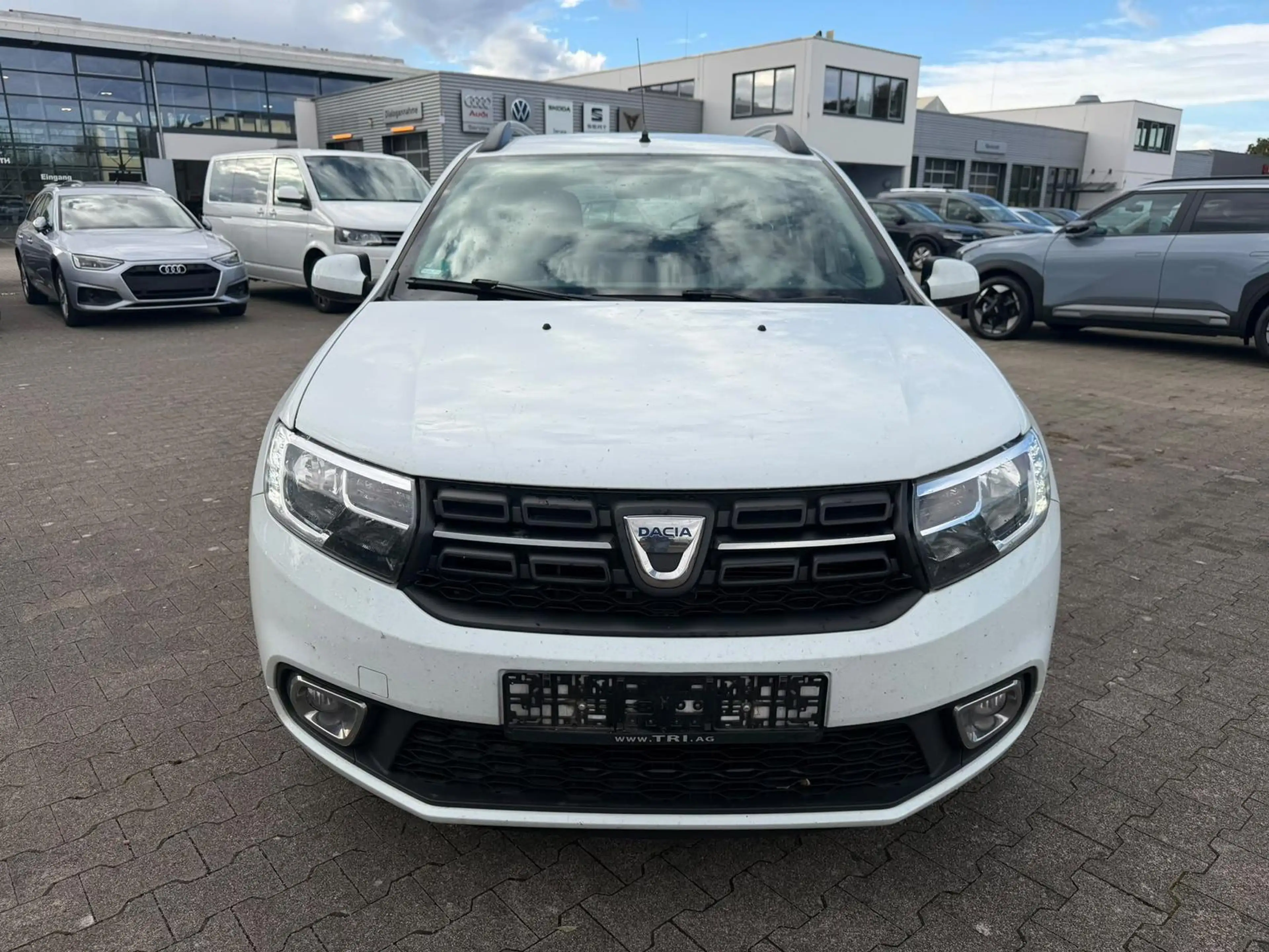 Dacia Logan 1.0 Comfort *Navi*Kamera*PDC — photo 9