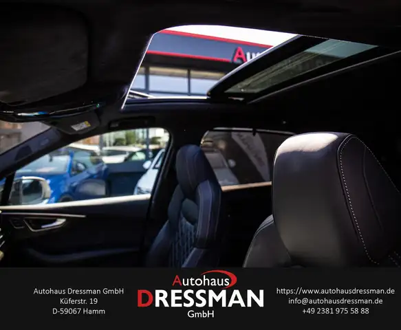 Audi Q7 view 11
