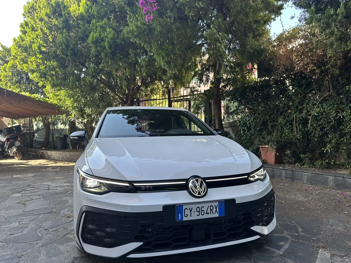 Volkswagen Golf GTI 2.0 tsi 8.5 - 1