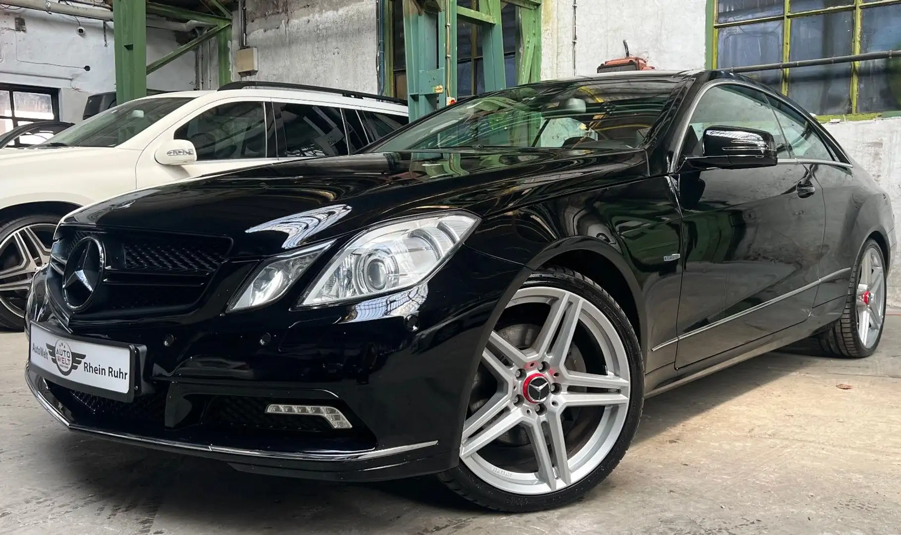 Mercedes-Benz E 350 Coupé CGI BlueEfficiency PANO Negro - 1