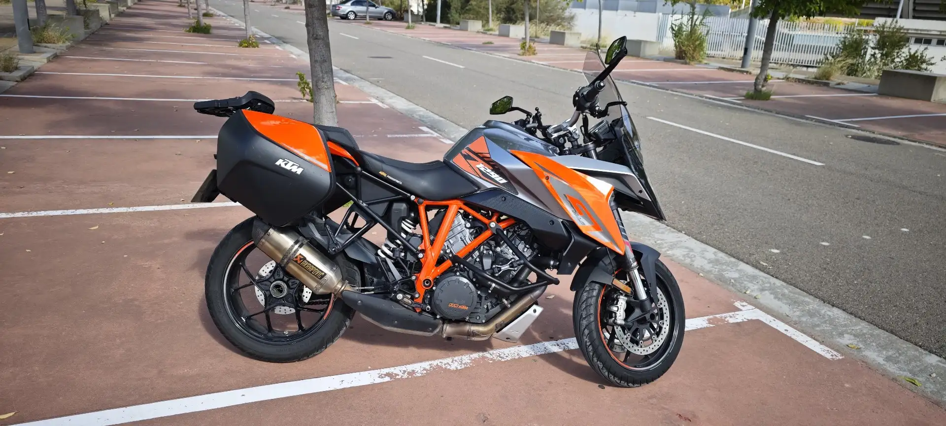 KTM 1290 Super Duke GT - 1