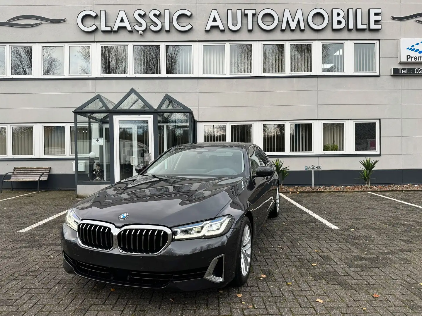BMW 520 d Luxury Line Integral/Standheizu/NP 79.700€ Grau - 1