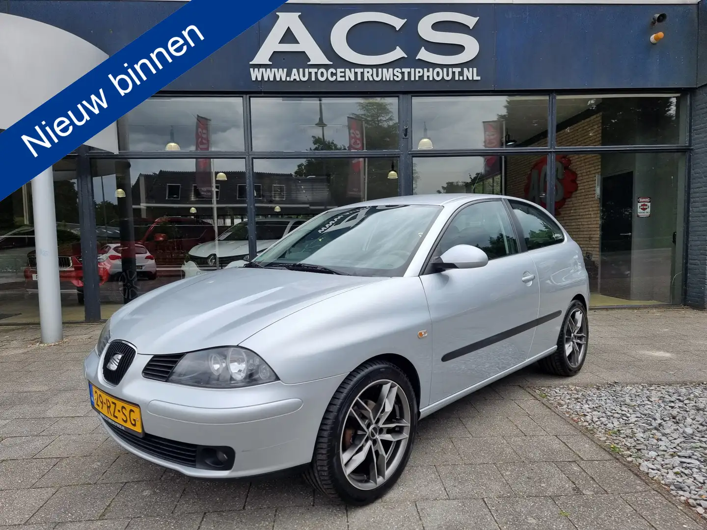 SEAT Ibiza 1.4-16V Sport Grijs - 1