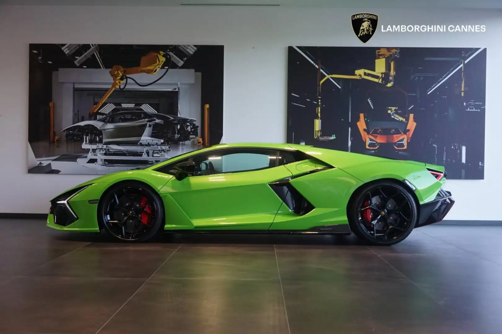 Lamborghini Revuelto 6.5 V12 1015 Grün - 2