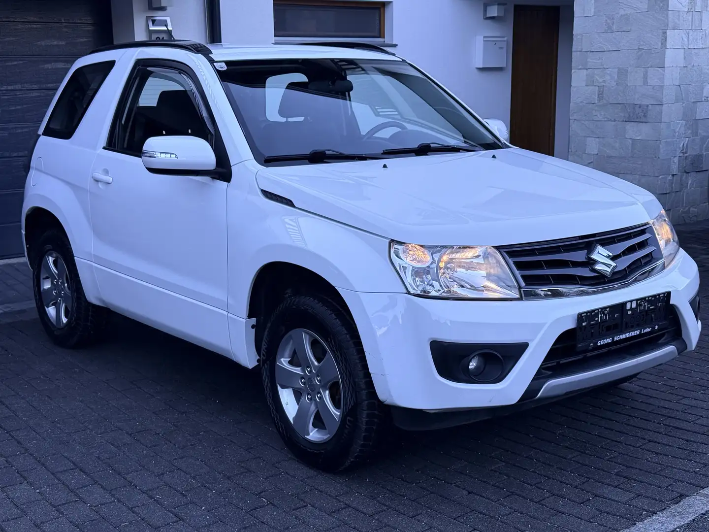 Suzuki Grand Vitara 1.6 Club (3-trg.) Weiß - 1