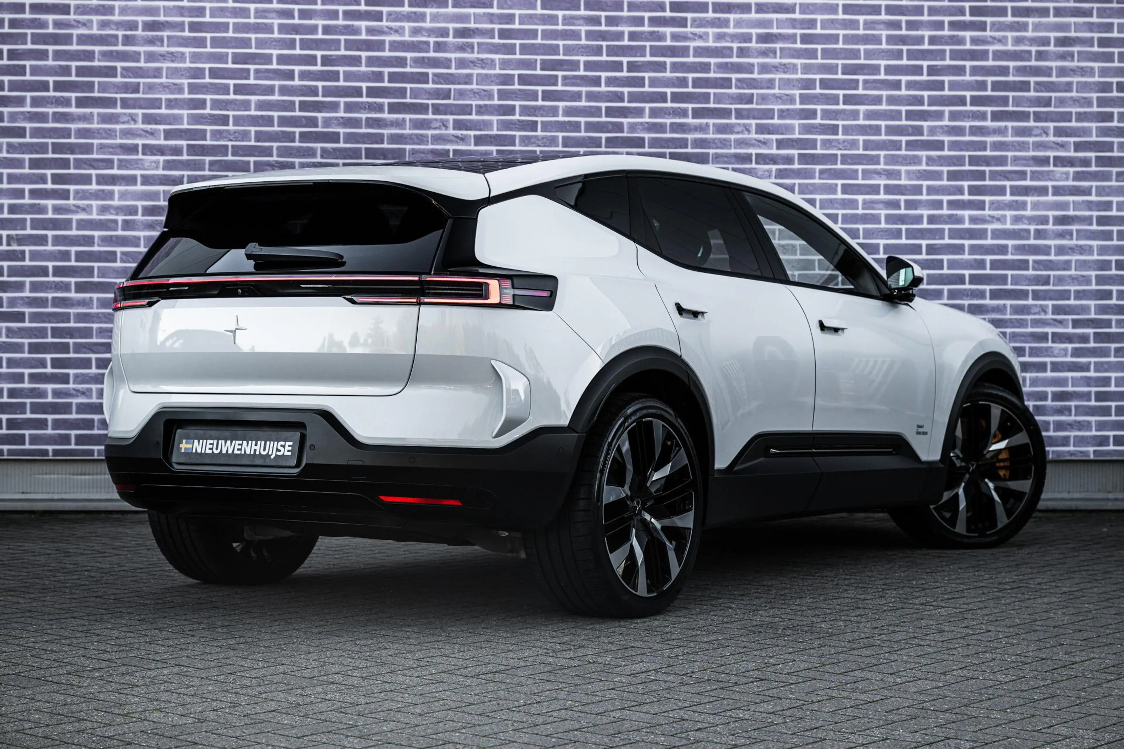 Polestar 3 Long range Dual motor AWD 111 kWh Performance | Pi — photo 2