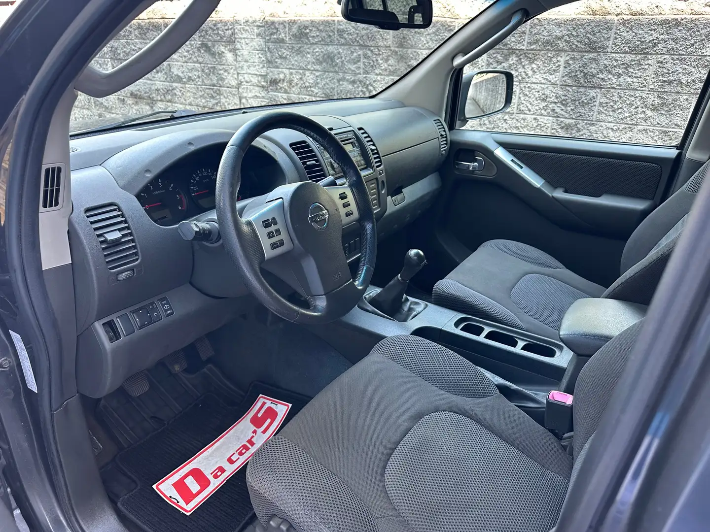 Nissan Navara d.cab 2.5 dci SE 174cv, GANCIO TRAINO. Grigio - 2