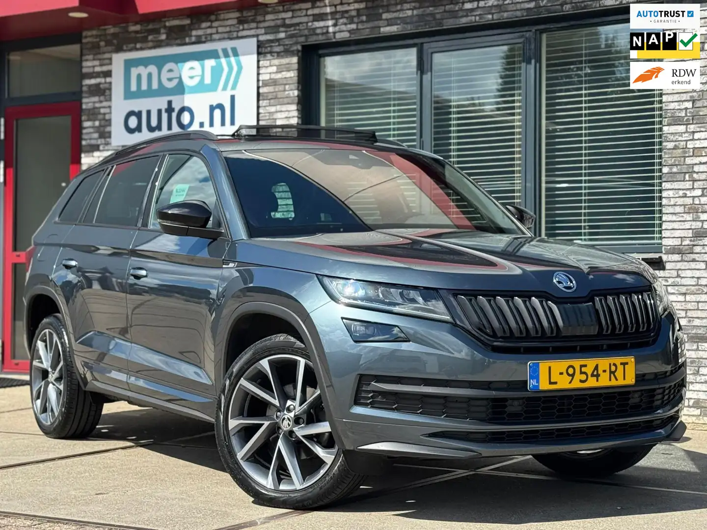 Skoda Kodiaq 1.5 TSI Sportline DSG VOL! VIRTUAL l PANO l TREKHA Grijs - 1