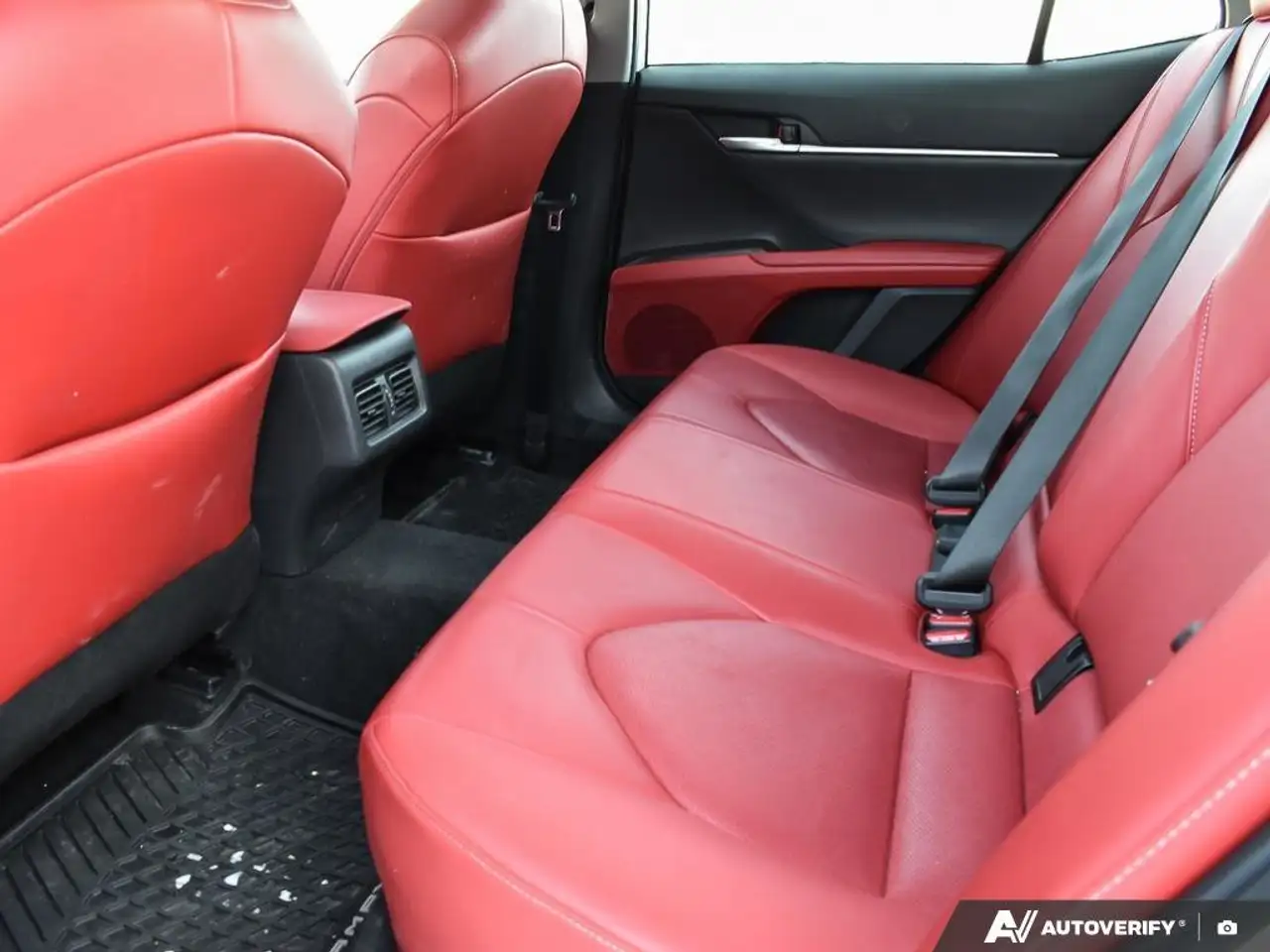 Toyota Camry снимка Toyota Camry