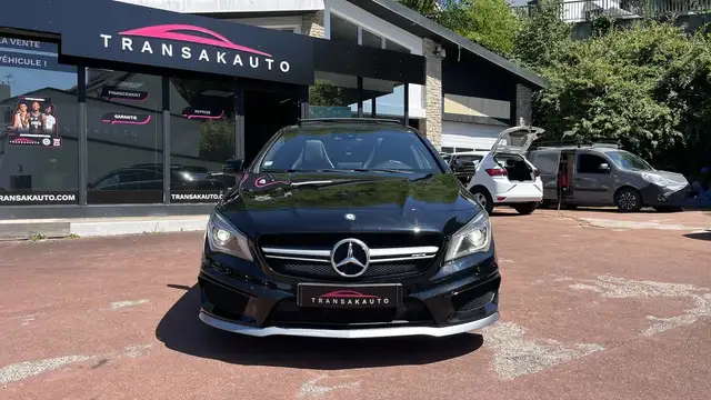 Mercedes-Benz Cla view 2
