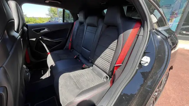 Mercedes-Benz Cla view 18