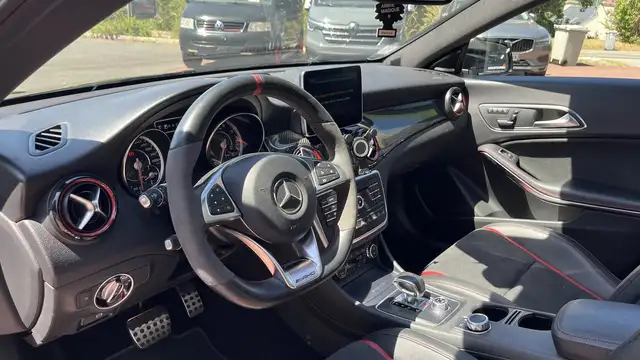 Mercedes-Benz Cla view 19