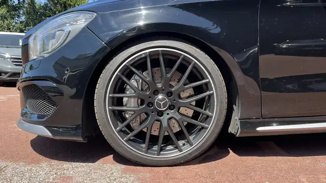 Mercedes-Benz Cla view 11