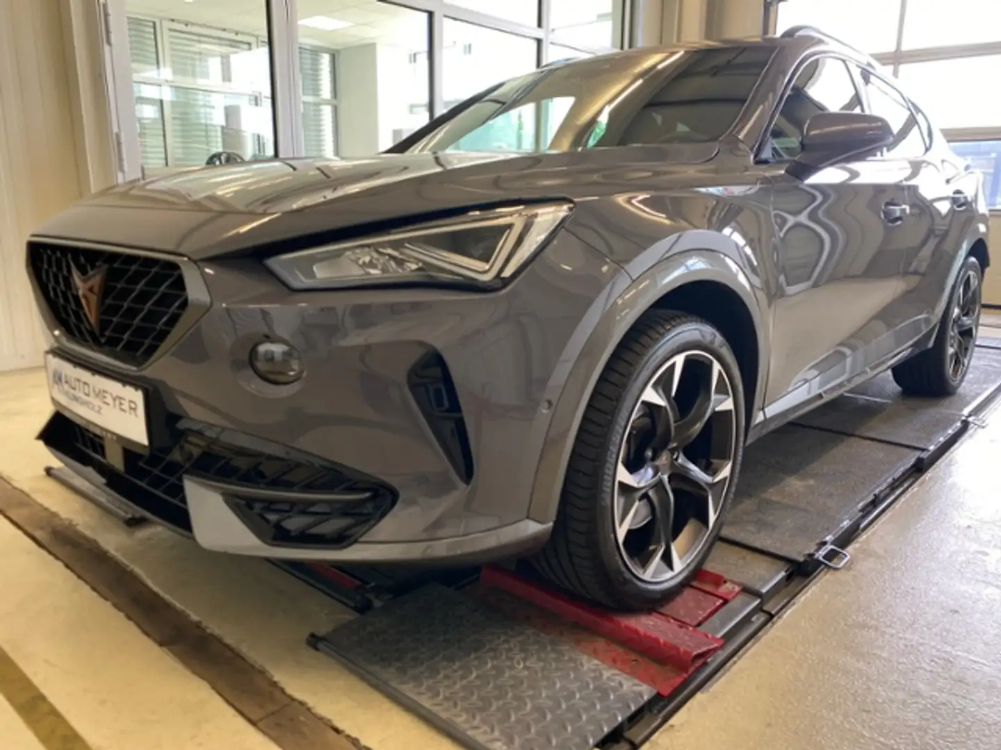 CUPRA Formentor VZ Kamera Navi Pano ACC Gris - 2