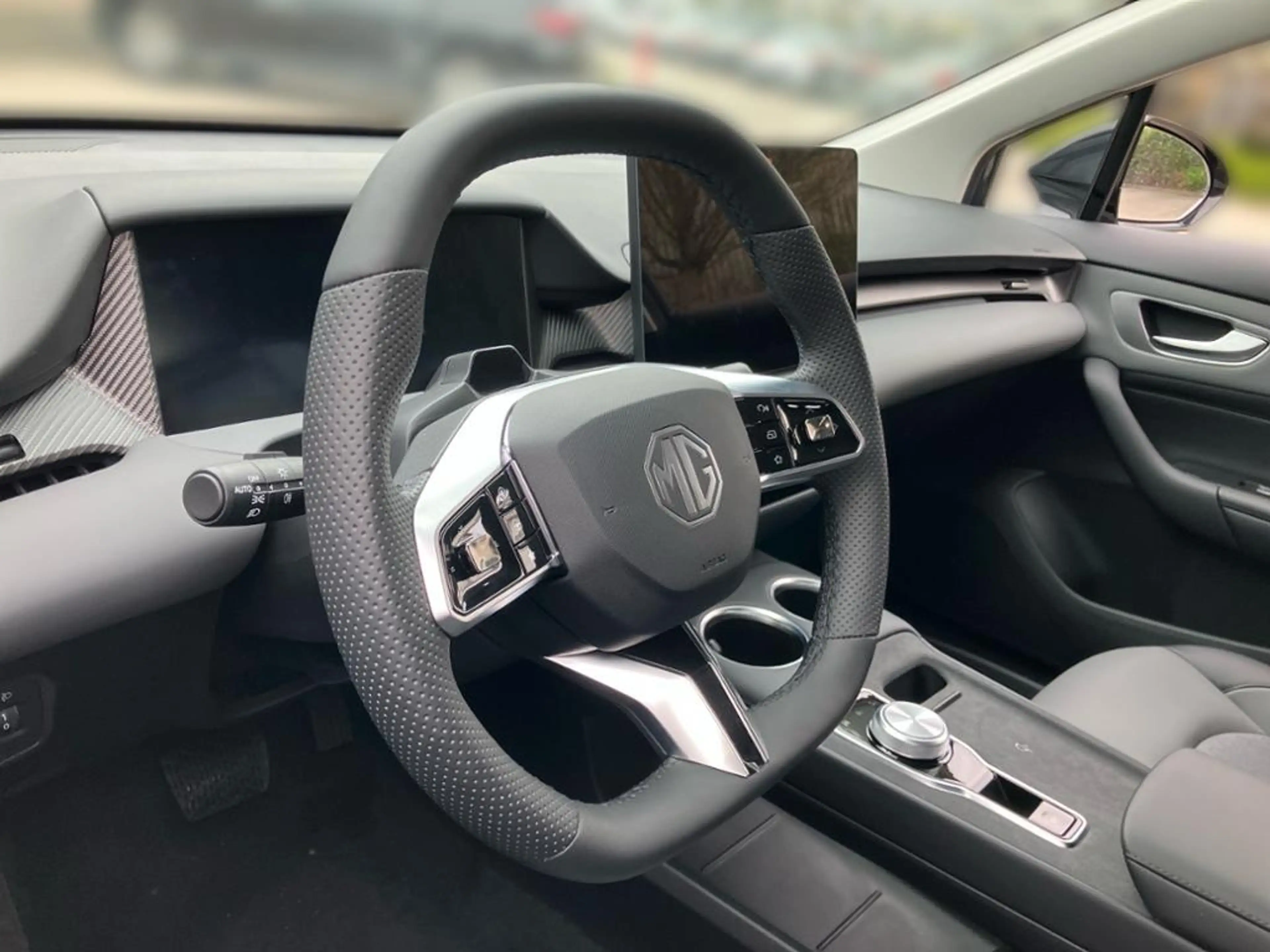 MG MG4 Luxury SPUR BiXenon XENON — photo 11