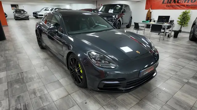 Porsche Panamera view 8