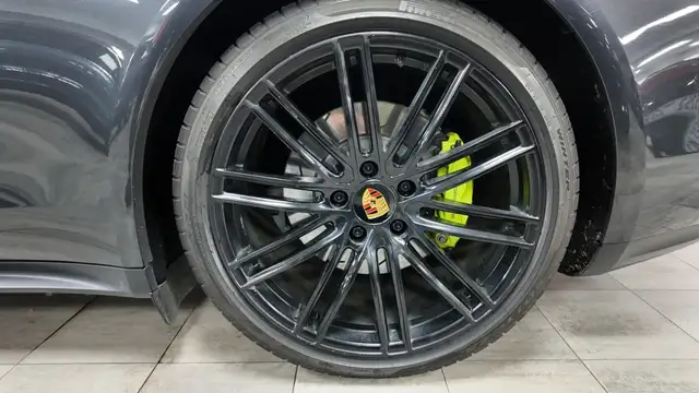 Porsche Panamera view 14