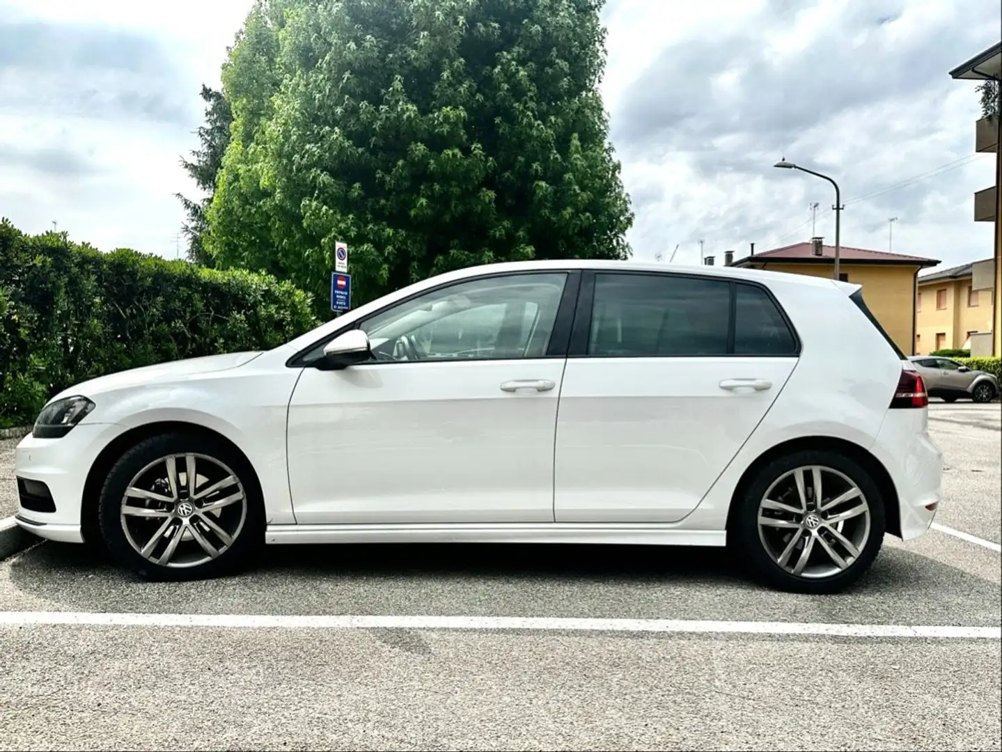 Volkswagen Golf 5p 1.6 tdi Sport Edition 110cv dsg - 2