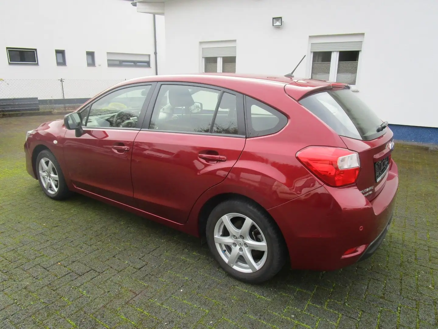 Subaru Impreza Active 1.Hand erst 29000KM Rojo - 2