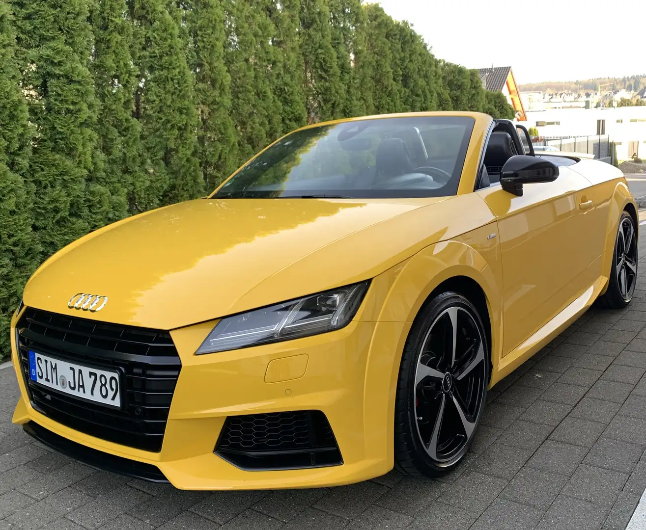 Audi TT Roadster 1.8 TFSI S tronic 2xS Line Nacken VOLL Gelb - 1