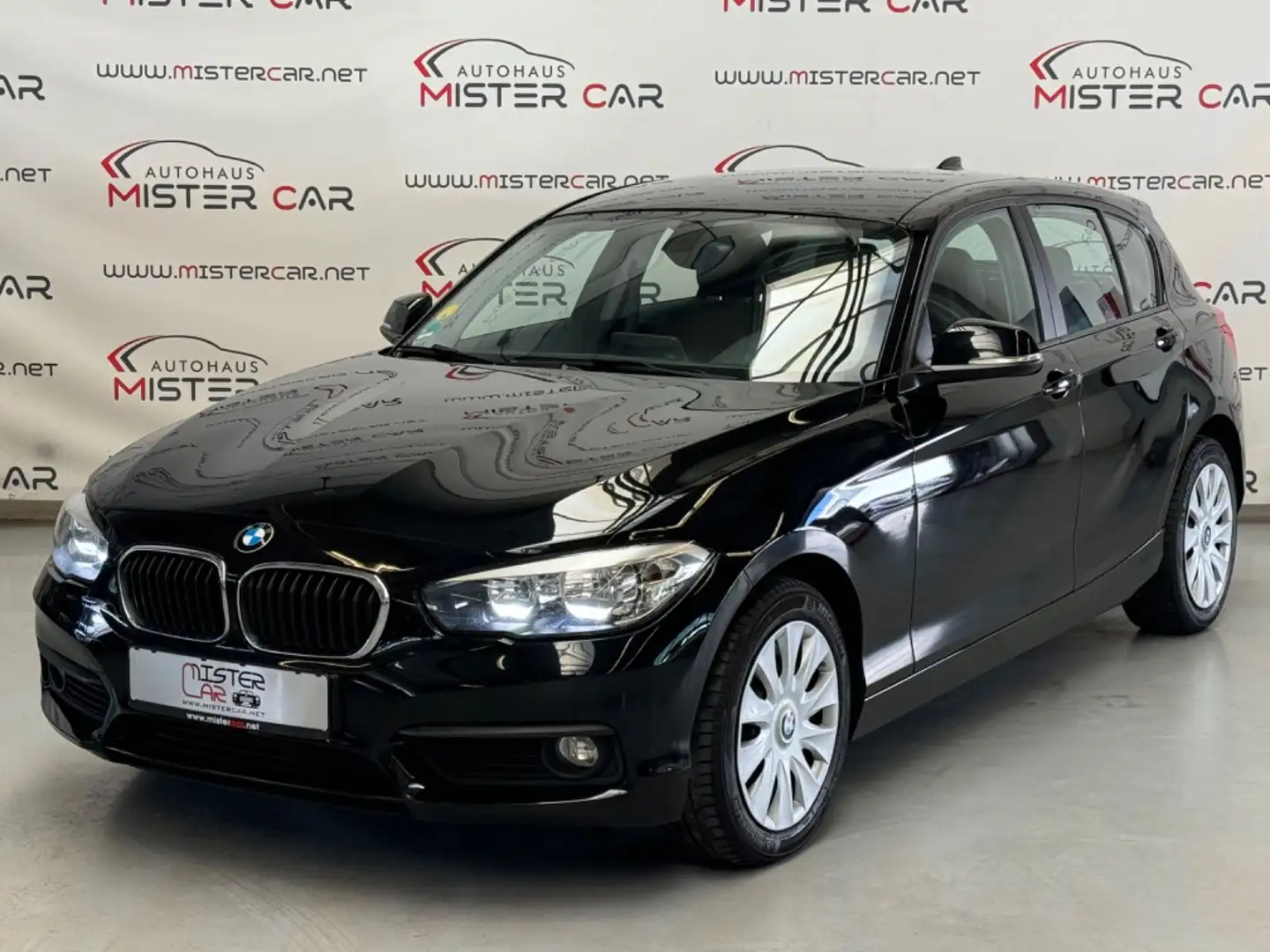 BMW 116 d Advantage Navi/AHK/PDC/SHZ/Tempo/Klimaaut Schwarz - 1