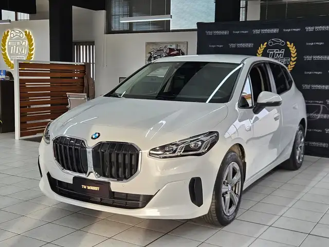 BMW 220 i Active Tourer mhev 48V auto