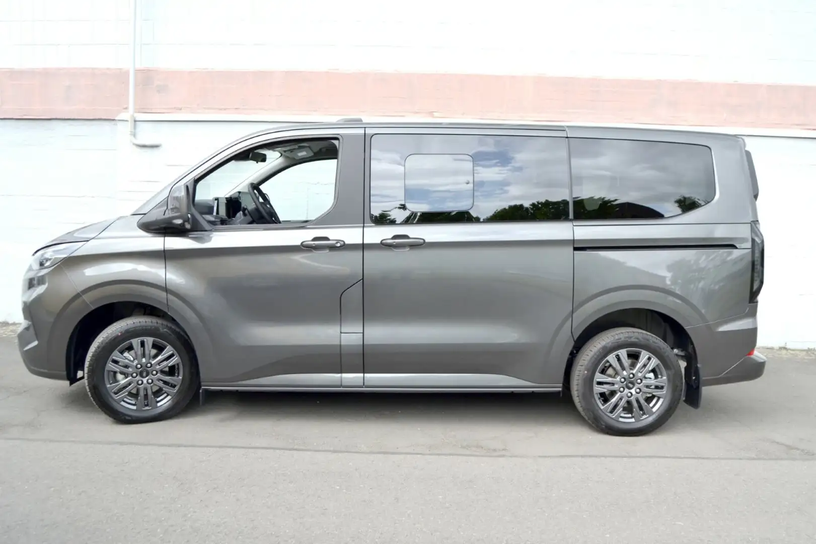 Ford Tourneo Custom Tourneo Custom 2,0TD Titanium 320L1 *-23,4% TechnoPaket Navi Grau - 2