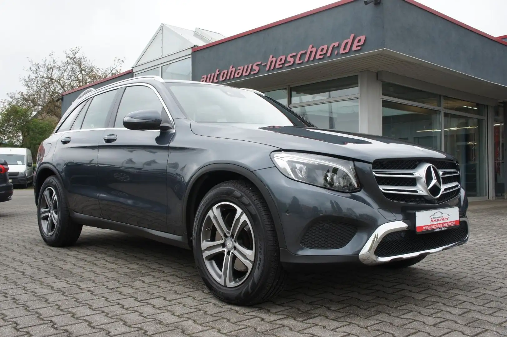 Mercedes-Benz GLC 250 4Matic 9G-TRONIC *LED*360°*AIRMATIC* Szürke - 2