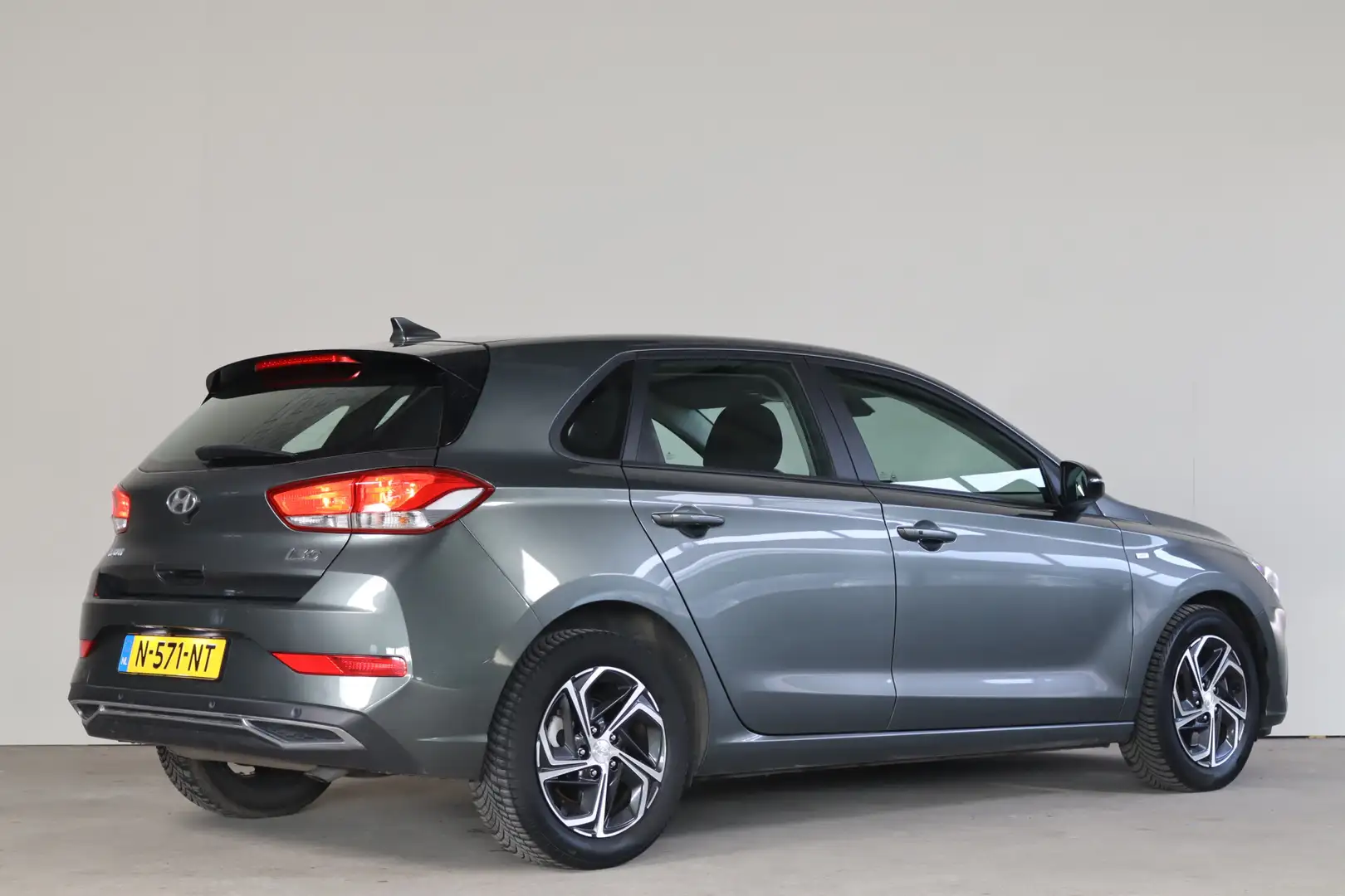 Hyundai i30 1.0 T-GDi MHEV Comfort Smart - NL Auto!! Camera I Grijs - 2