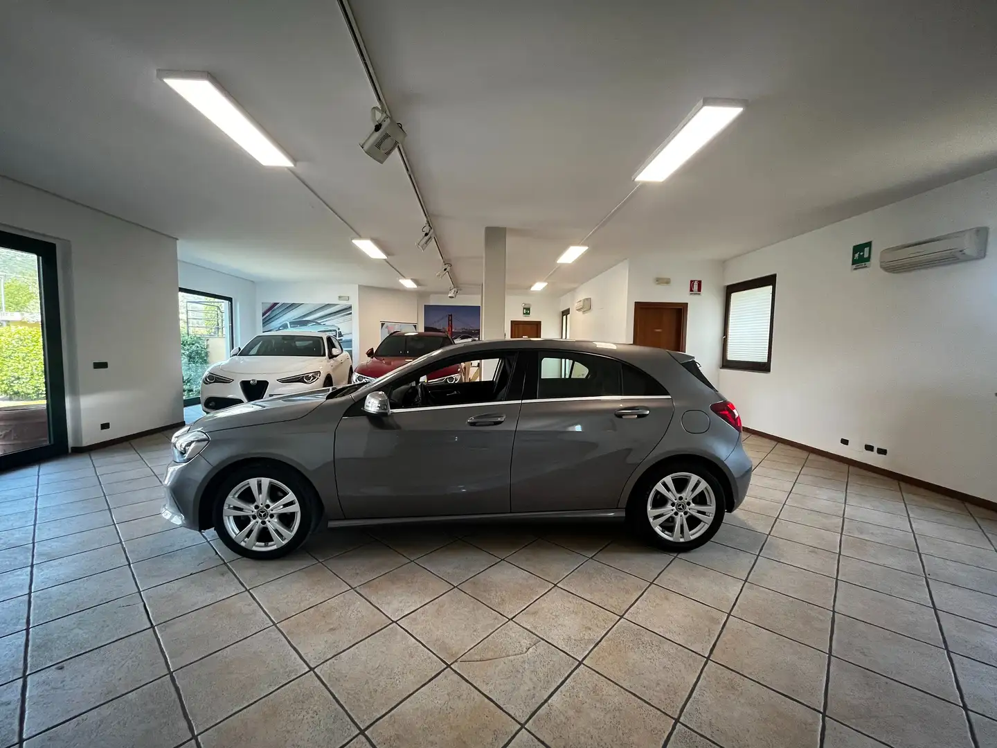 Mercedes-Benz A 180 d Sport auto TAGLIANDI CERTIFICATI UNICO PROPRIET Grigio - 2