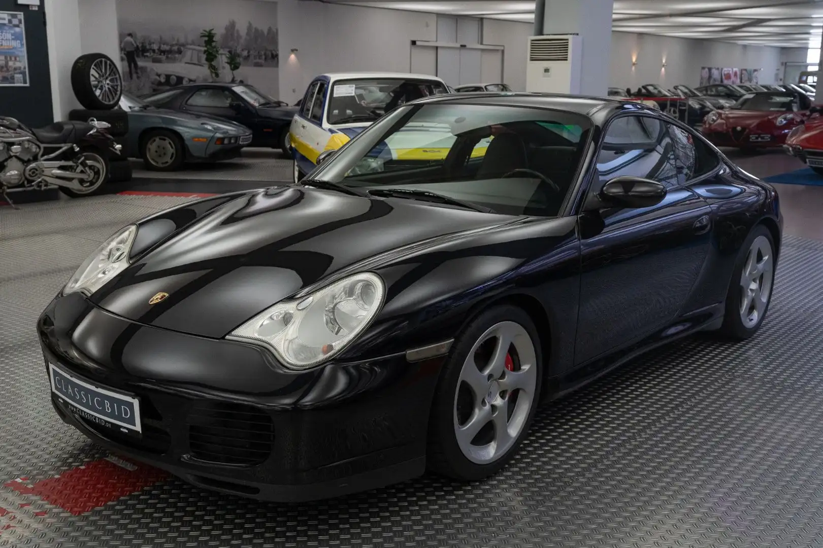 Porsche 996 911 (996) Carrera 4S Schwarz - 1