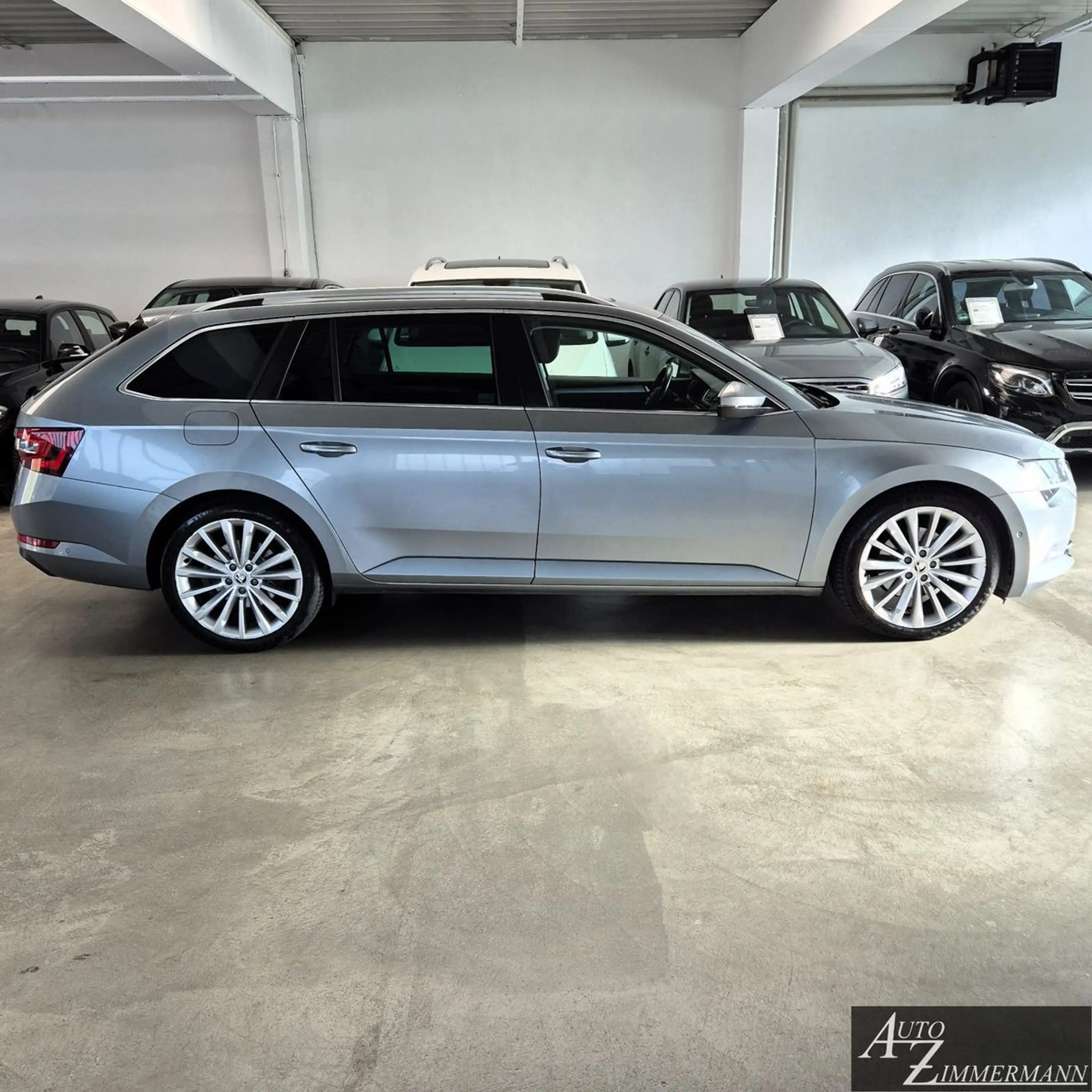 Skoda Superb 2,0TDI DSG Style 4x4 Leder*ACC*AHK*19Zoll — photo 3