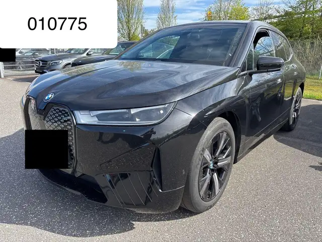 BMW iX 40 xDrive Sport 21" ACC HeadUp Pano CockpProf