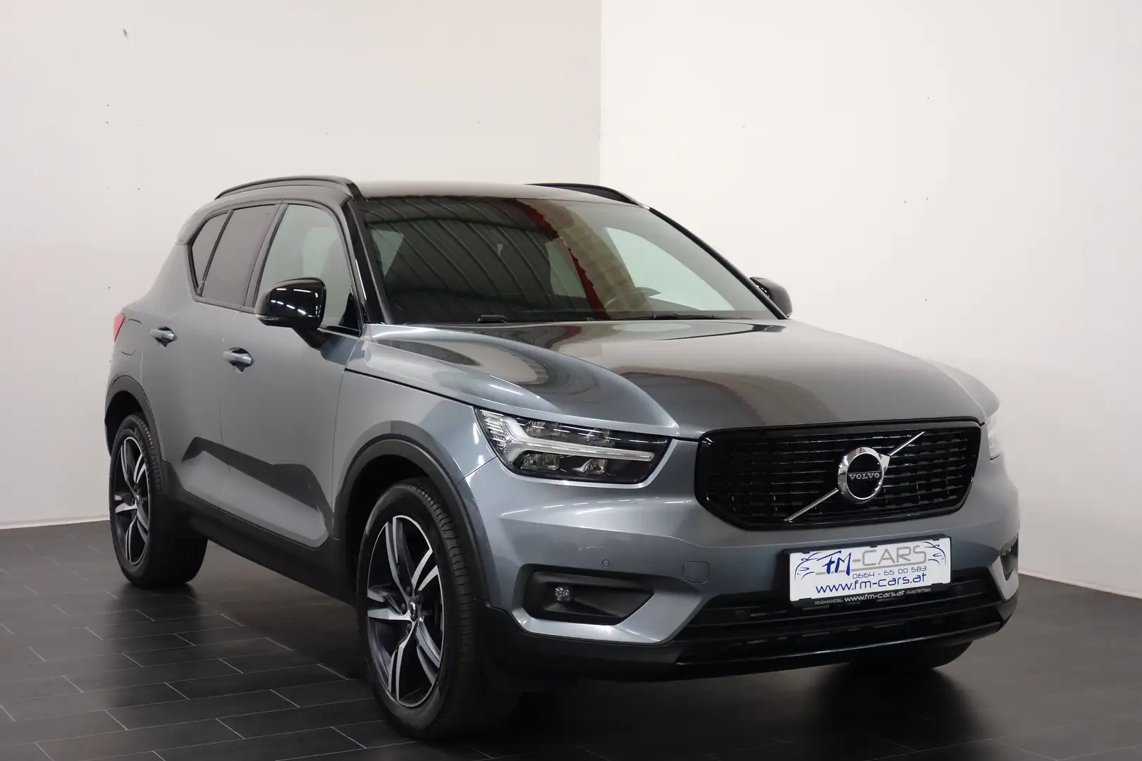 Volvo XC40 D4 R-Design AWD Geartronic *SPORT*ALLRAD*GARANTIE*TOP* Grau - 1